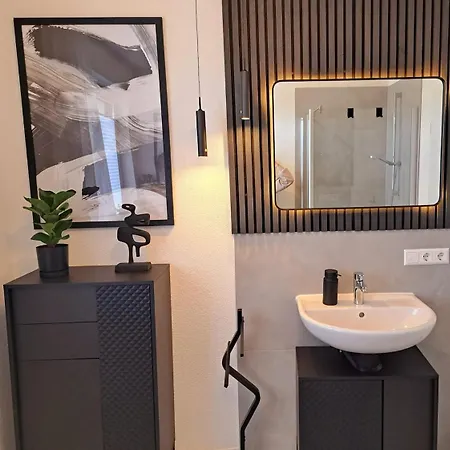 Mit Schlossblick, 65 Qm - Neubau Apartment Blaibach