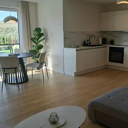 Mit Schlossblick, 65 Qm - Neubau 아파트 블라이바흐