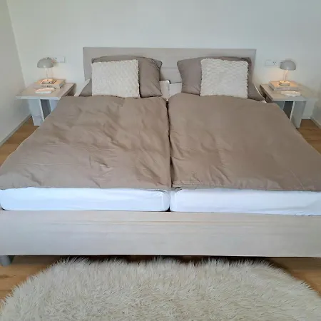 Mit Schlossblick, 65 Qm - Neubau 블라이바흐