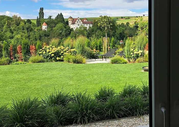 Mit Schlossblick, 65 Qm - Neubau 公寓 *